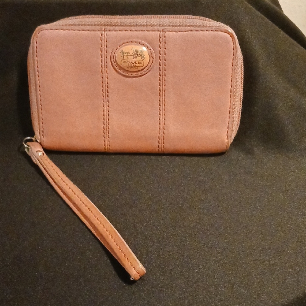 Coach Peach Color Leather Wristlet , 6" X4" Card Wallet Zipper Closure Card &cas